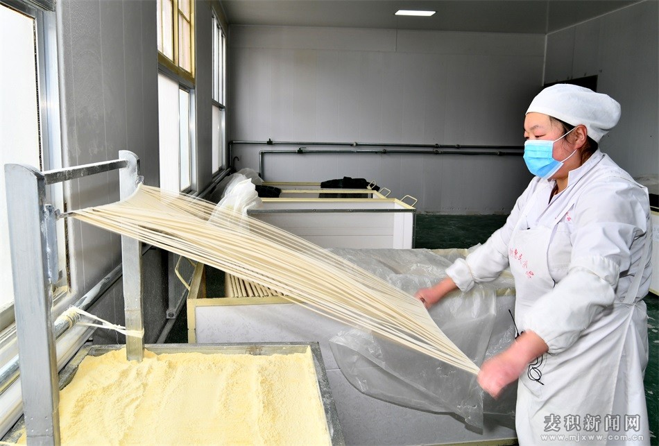 麦积区:&ldquo;银丝丝&rdquo;成为农民脱贫致富的&ldquo;香饽饽&rdquo;(图)
